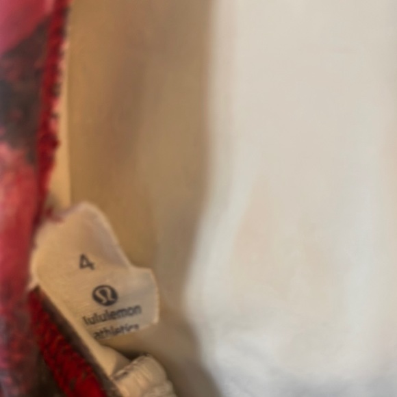 Lululemon Bra - Size 4 - Picture 3 of 3